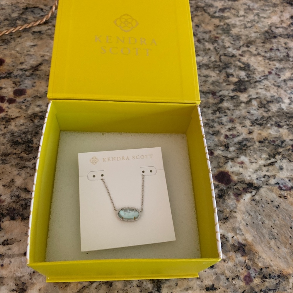 Kendra Scott necklace